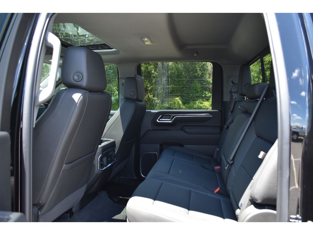 2025 Chevrolet Silverado 2500HD LTZ photo 12
