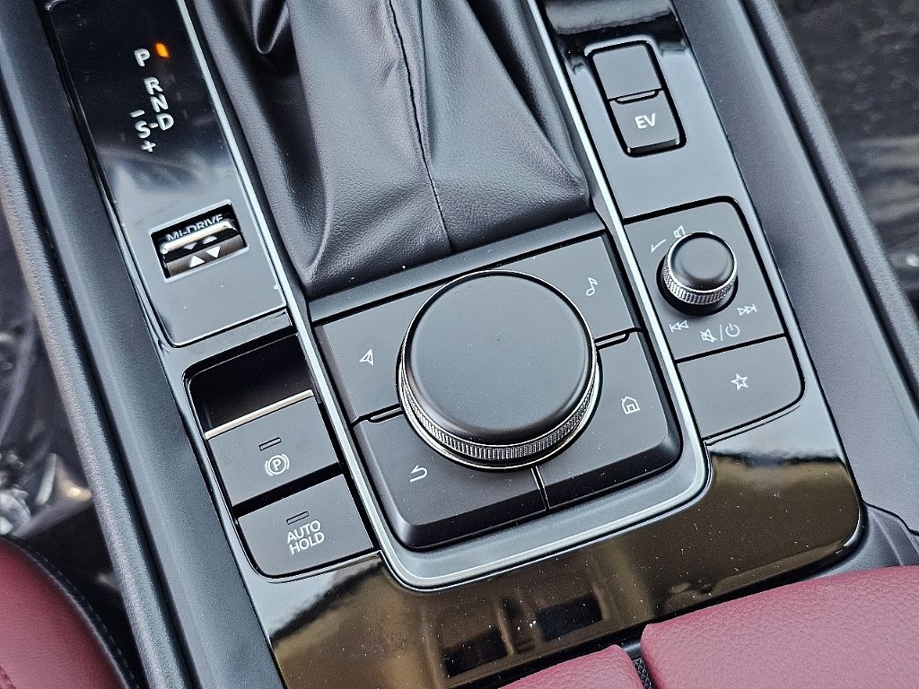 2025 Mazda CX-50 Premium photo 29