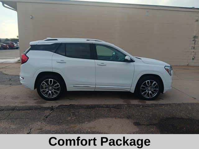 2022 Gmc Terrain Denali photo 2