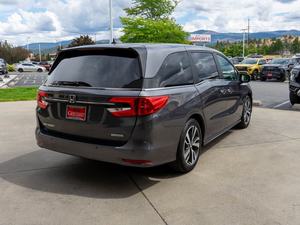 2023 Honda Odyssey Touring photo 6