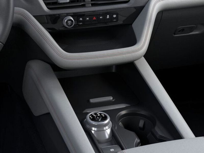2025 Ford Explorer photo 9