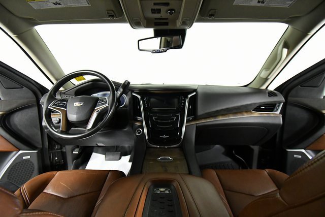 2016 Cadillac Escalade Luxury photo 17