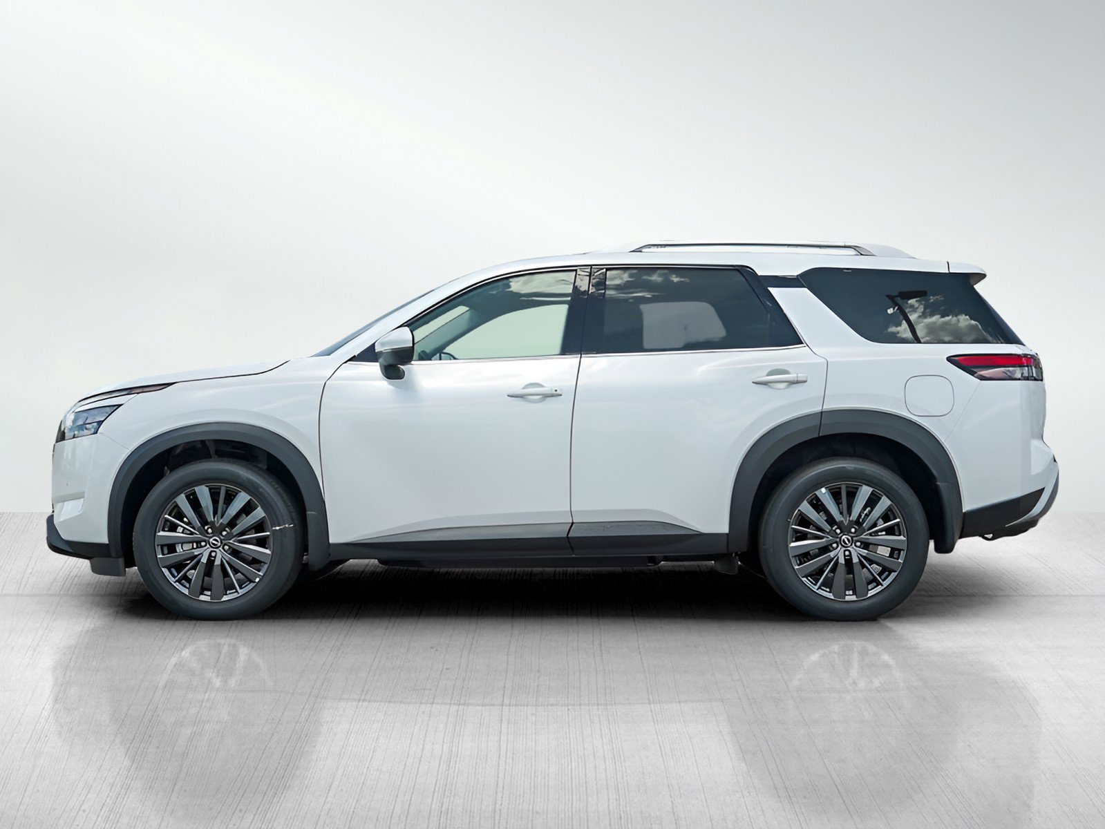2025 Nissan Pathfinder SL photo 3
