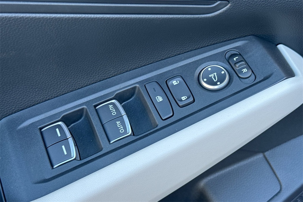 2025 Honda Accord LX photo 12