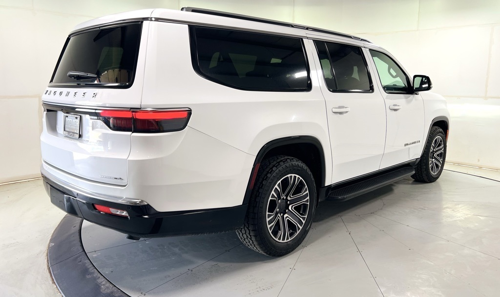 2023 Jeep Wagoneer L Series II photo 8