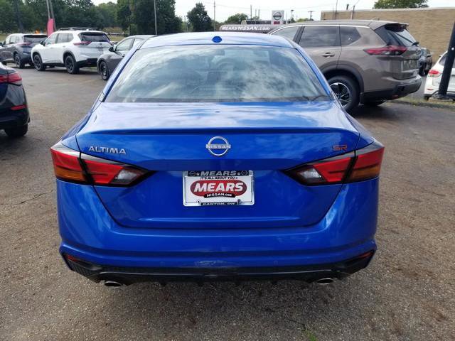 2025 Nissan Altima 2.5 SR photo 4