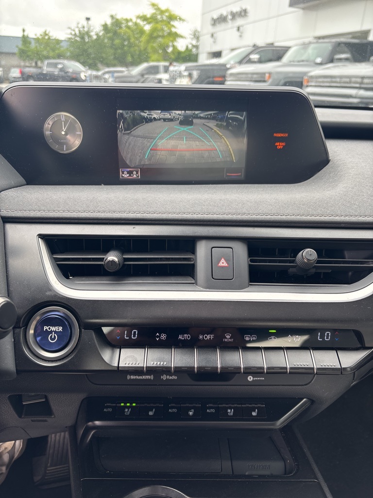 2020 Lexus UX 250h Premium photo 21
