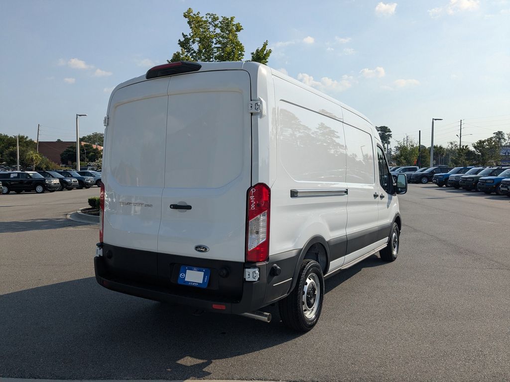 2025 Ford Transit photo 4