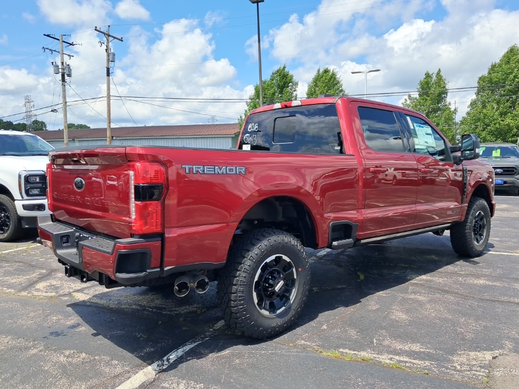 2025 Ford F-350 Lariat photo 4