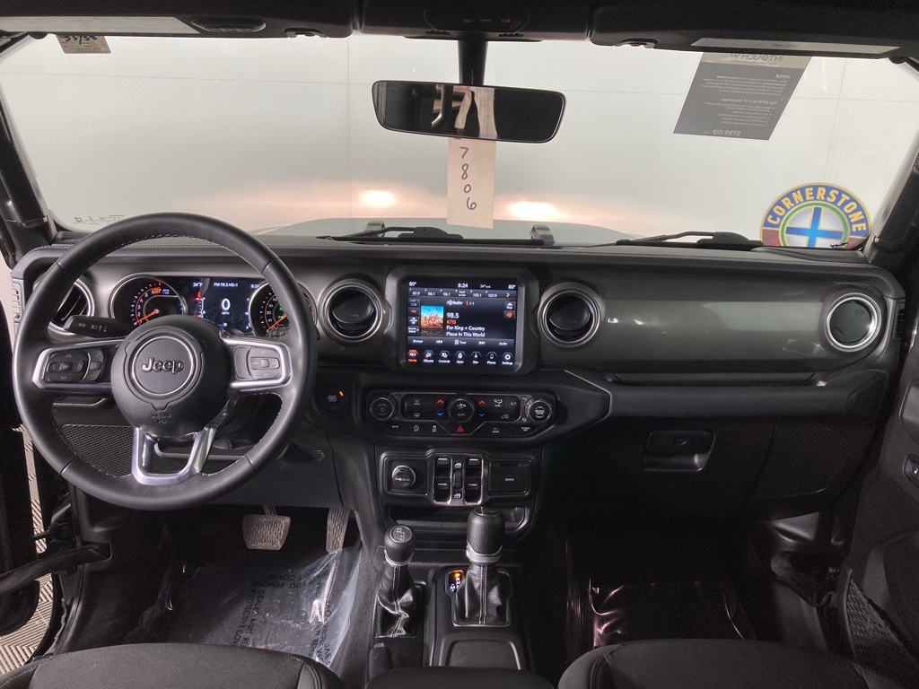 2023 Jeep Wrangler Sahara photo 6