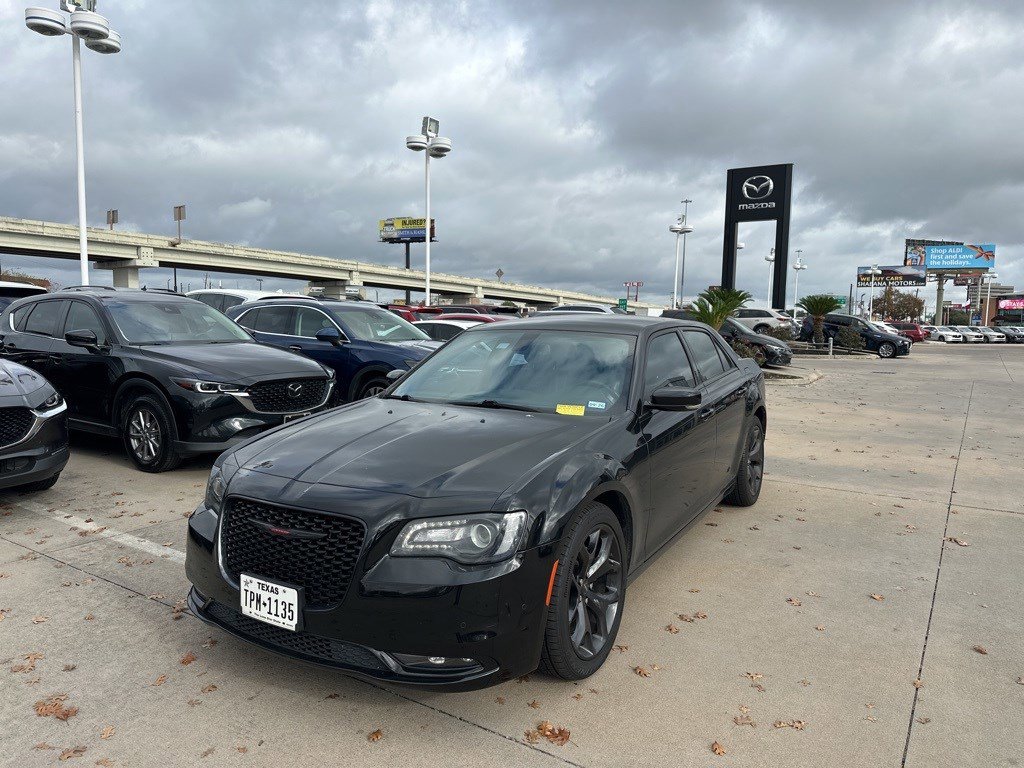2021 Chrysler 300 S's photo