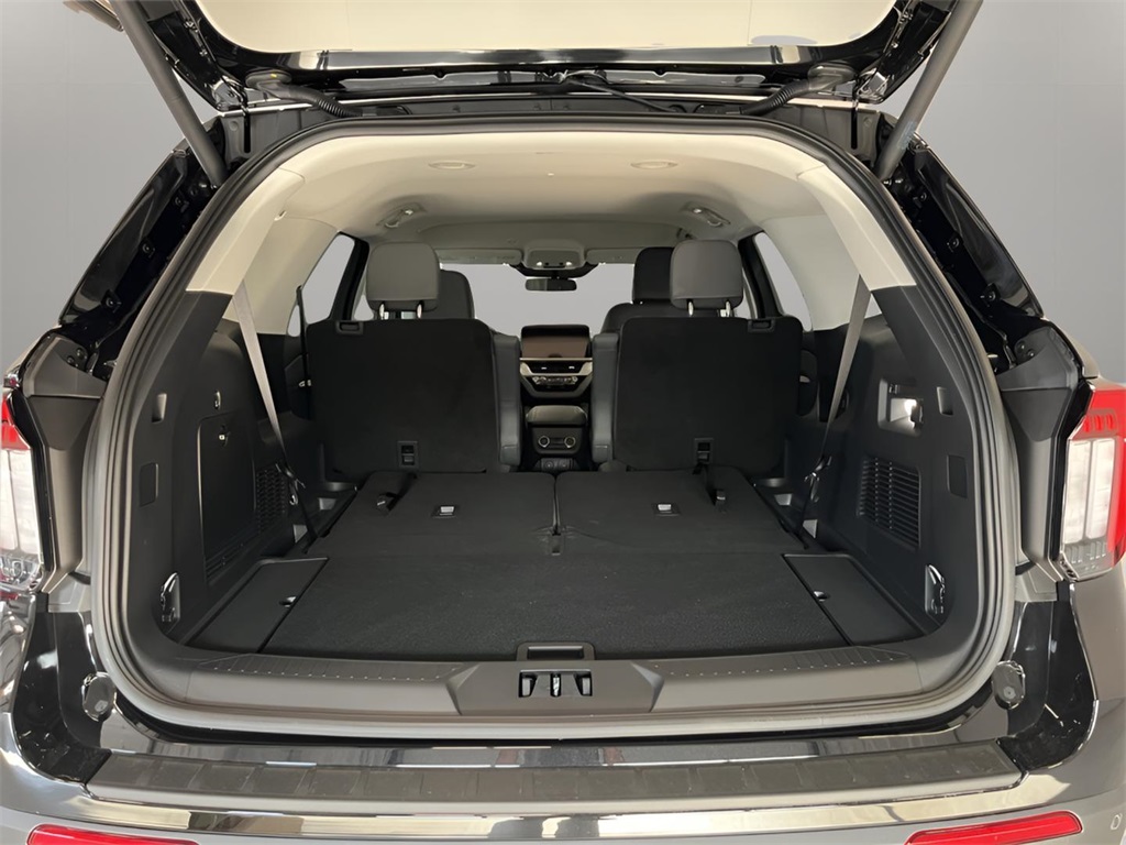 2025 Ford Explorer photo 14