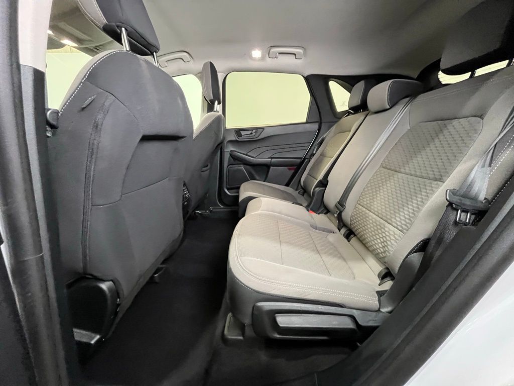2022 Ford Escape Hybrid SE photo 13