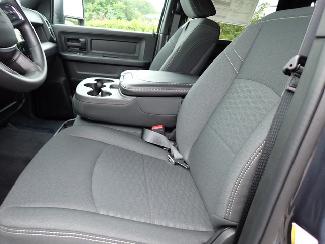2025 Ram 2500 Tradesman photo 11