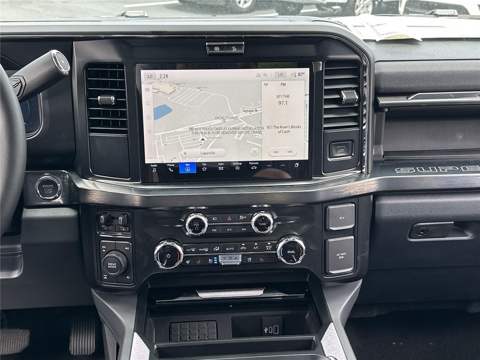 2025 Ford F-250 Lariat photo 3