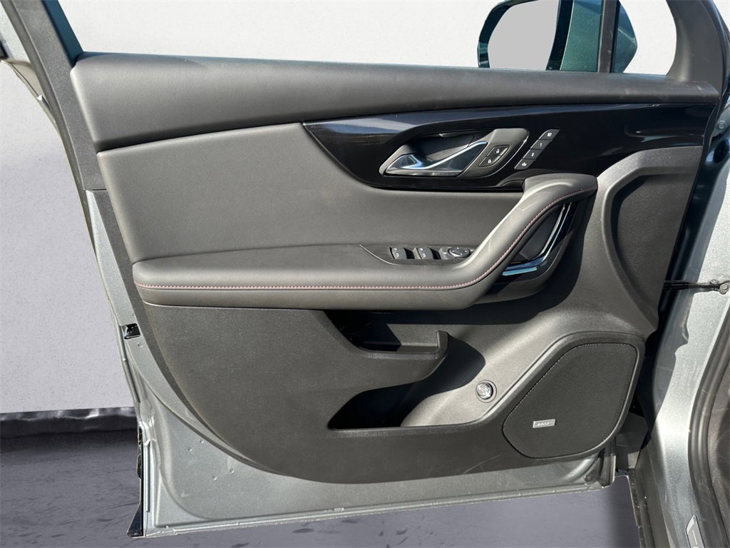 2025 Chevrolet Blazer RS photo 9