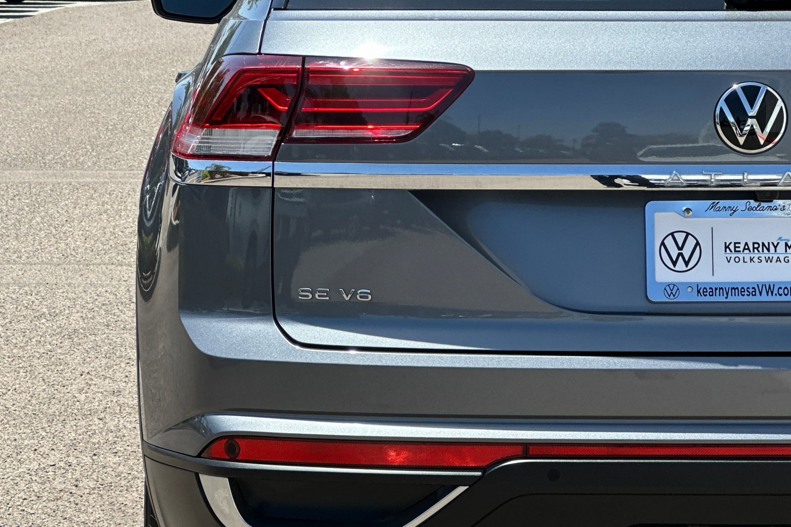 2022 Volkswagen Atlas Cross Sport V6 SE Technology photo 25