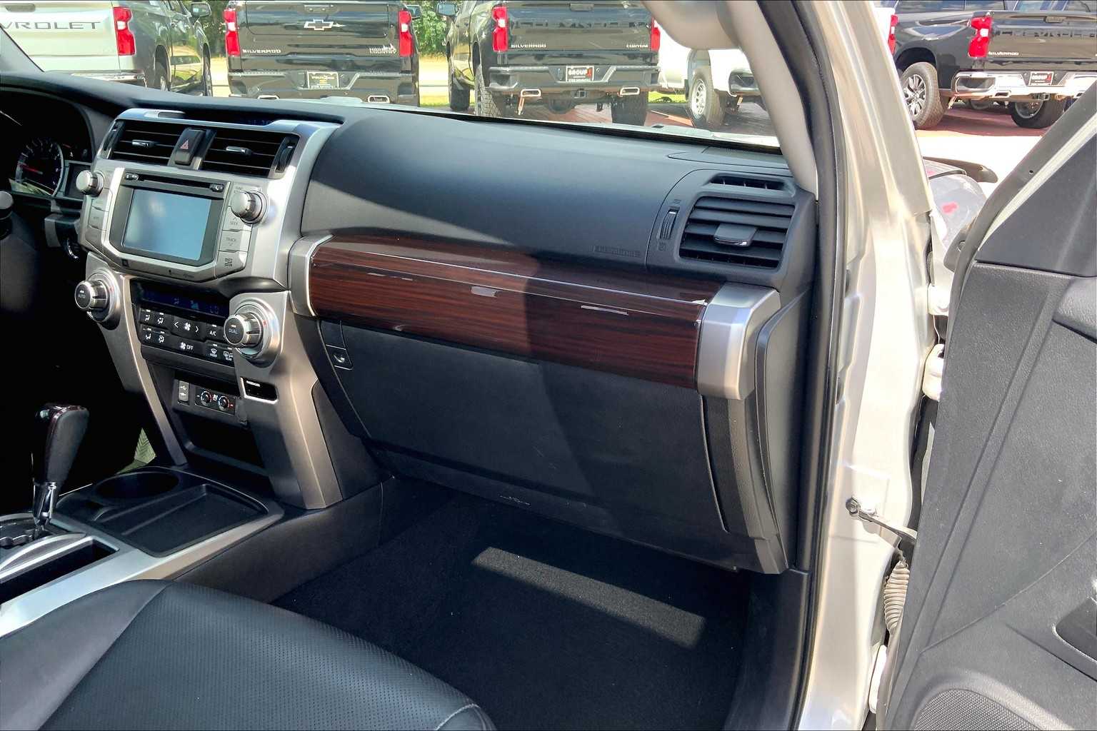 2014 Toyota 4Runner Limited photo 17