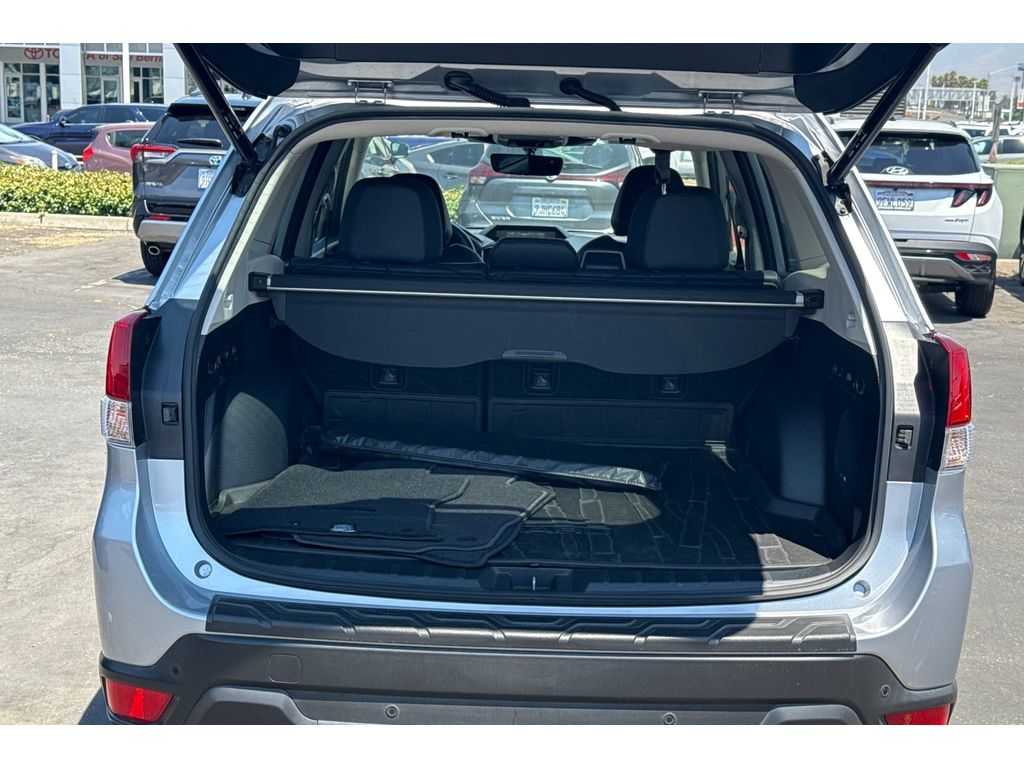 2022 Subaru Forester Limited photo 16