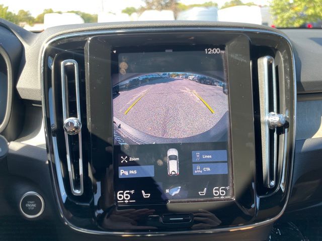 2022 Volvo XC40 T5 Inscription photo 38