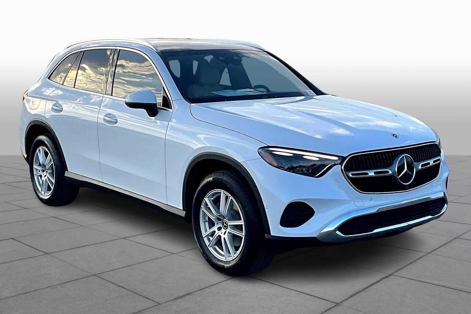 2026 Mercedes Benz GLC 300 photo 2