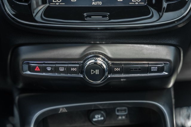 2019 Volvo XC40 R-Design photo 19