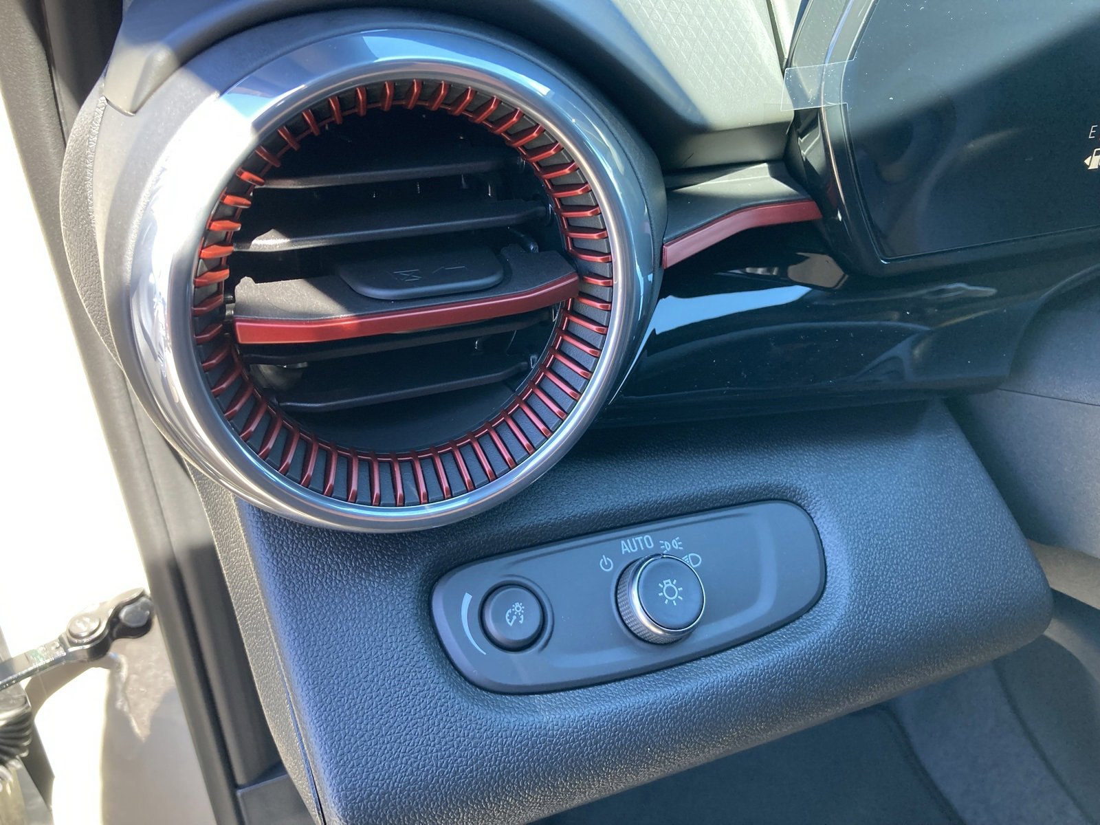 2026 Chevrolet Trax photo 13