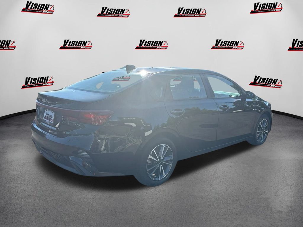 2023 Kia Forte LXS photo 5