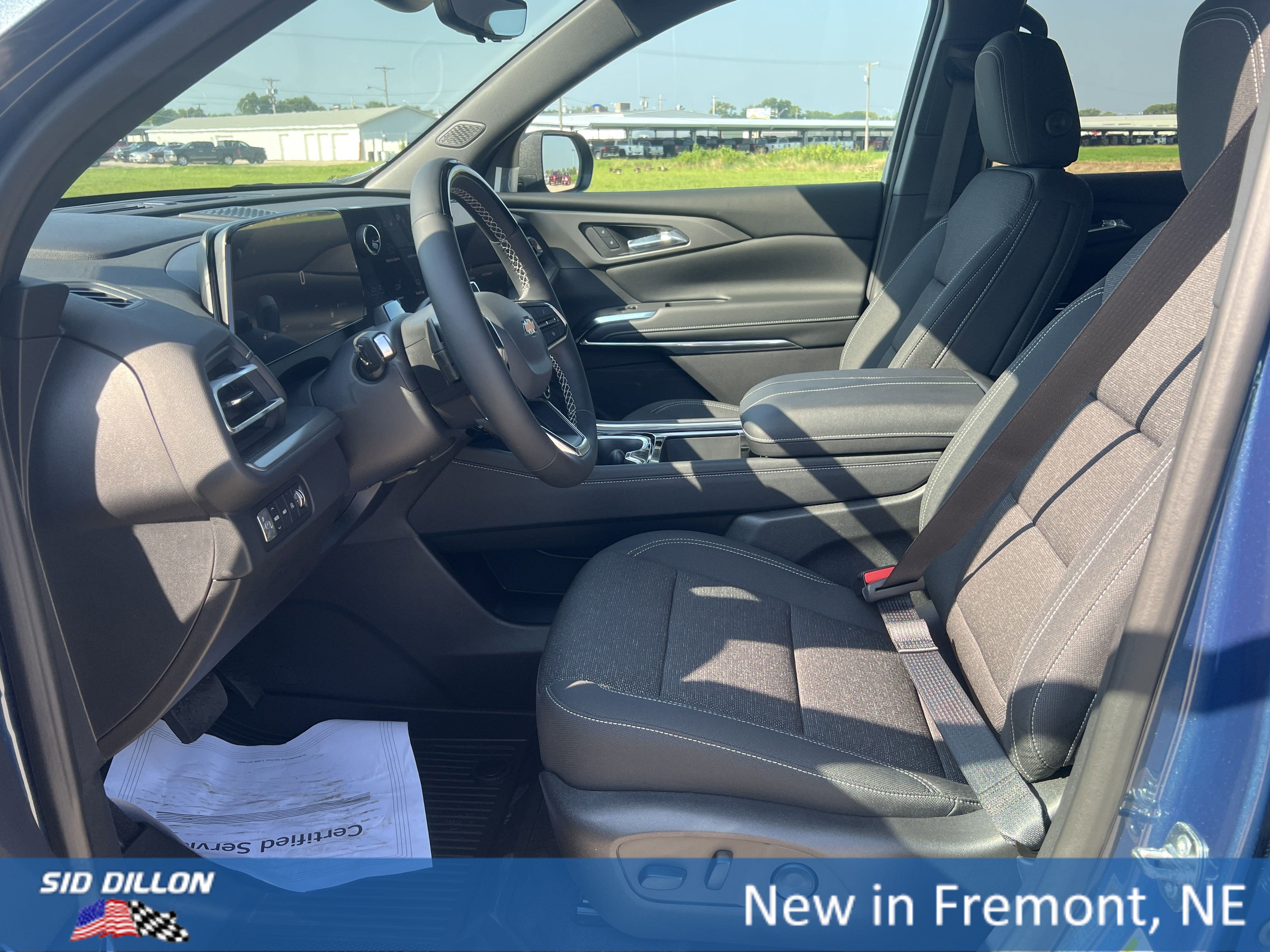 2026 Chevrolet Traverse photo 3