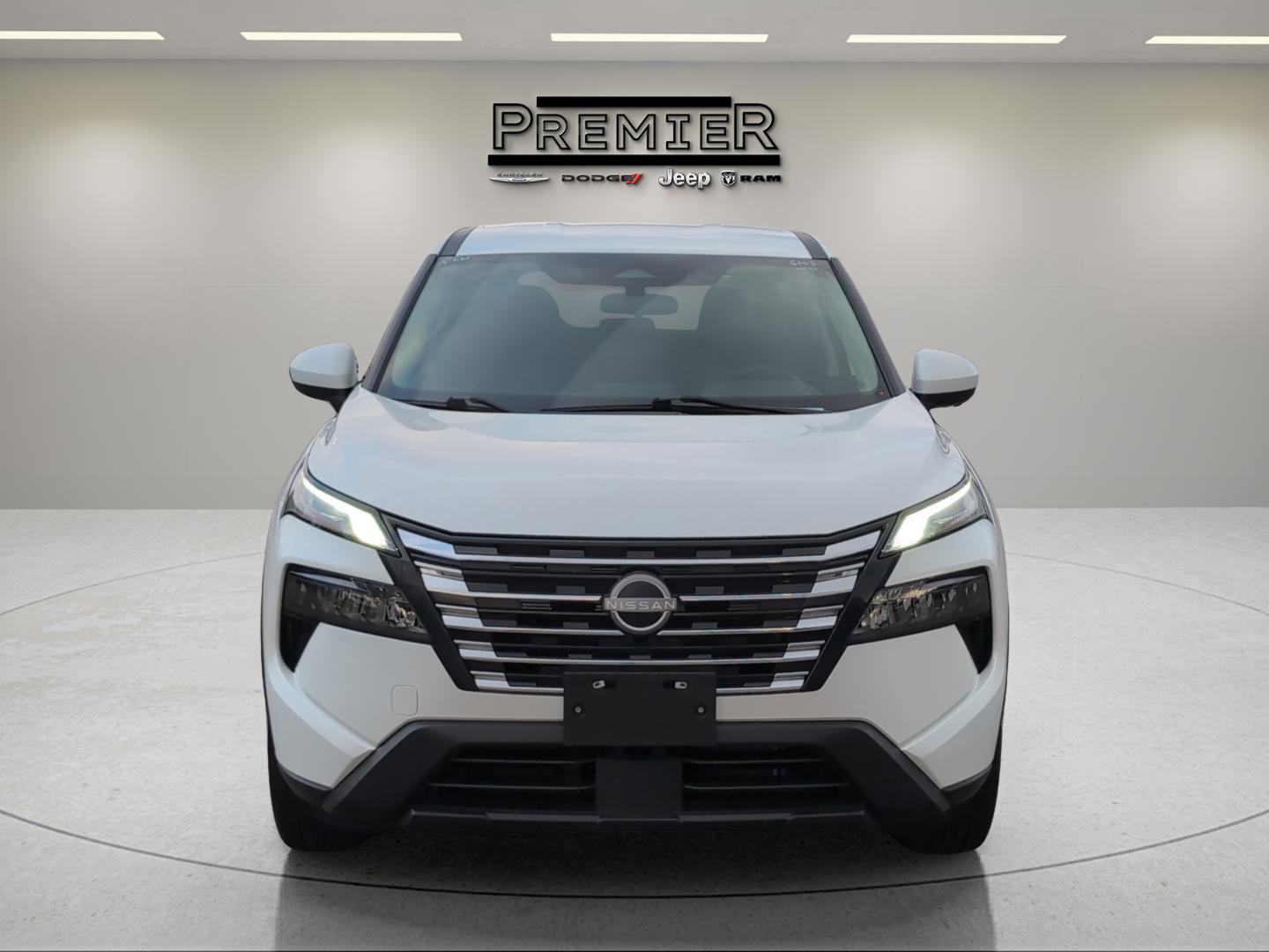 2024 Nissan Rogue SV photo 2