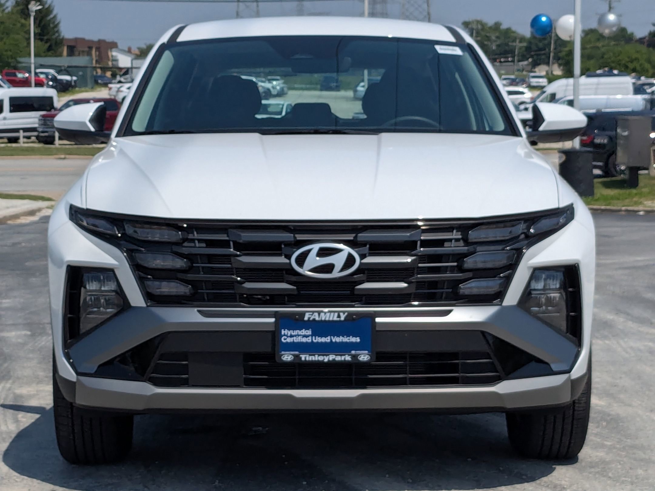 2025 Hyundai Tucson SE photo 2