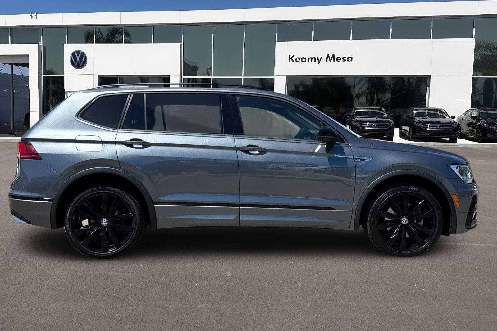 2021 Volkswagen Tiguan SE R-Line Black photo 3