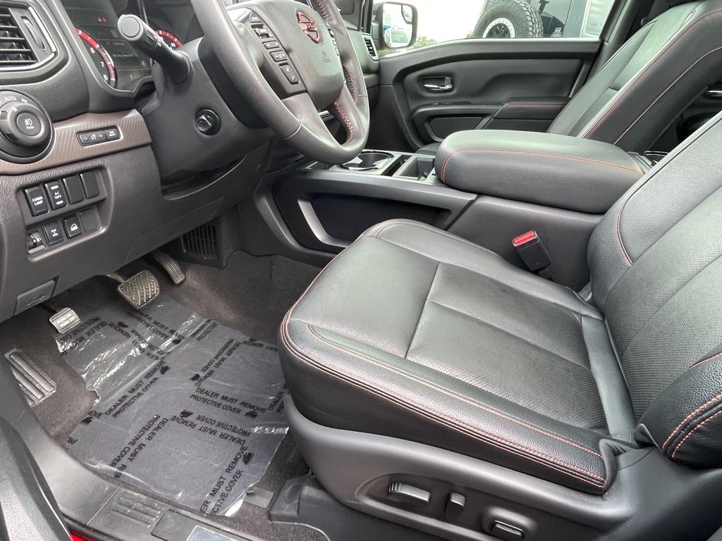 2023 Nissan Titan PRO-4X photo 23