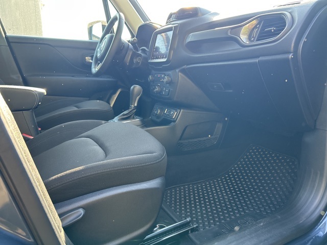 2023 Jeep Renegade Latitude Upland photo 16