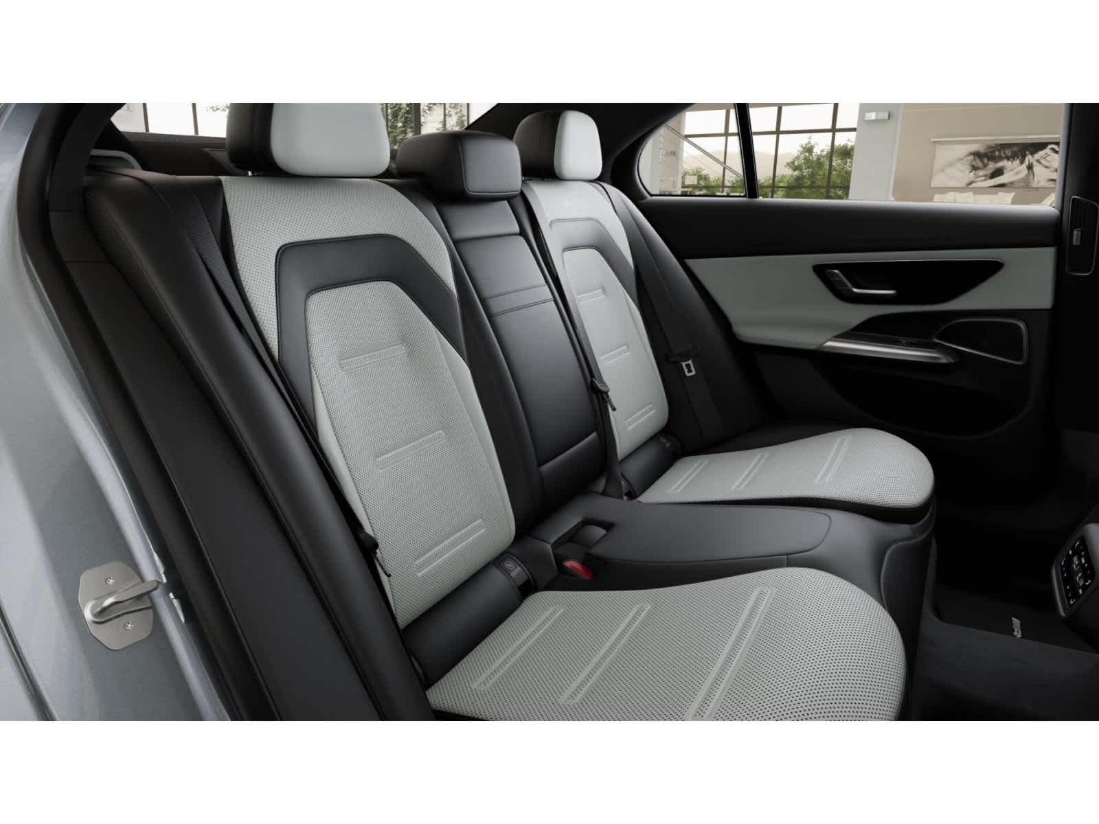 2026 Mercedes Benz E AMG 53 photo 4