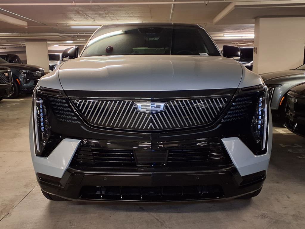 2026 Cadillac Escalade Luxury photo 2
