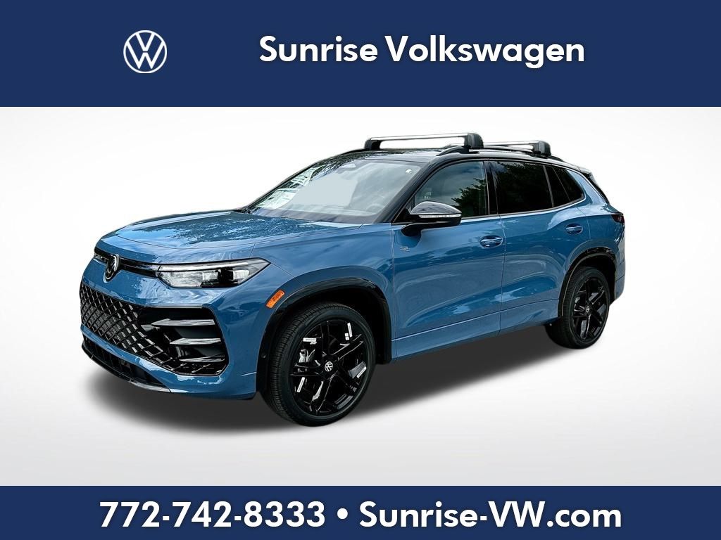 2026 Volkswagen Tiguan SE R-LINE BLACK's photo