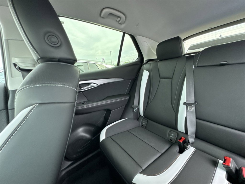2025 Buick Envision Sport Touring photo 12