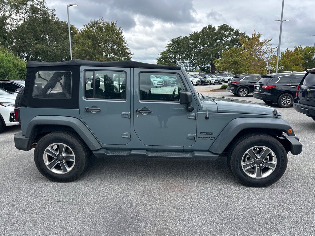 2014 Jeep Wrangler Unlimited Sport photo 2