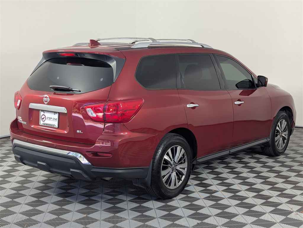2019 Nissan Pathfinder SL photo 4