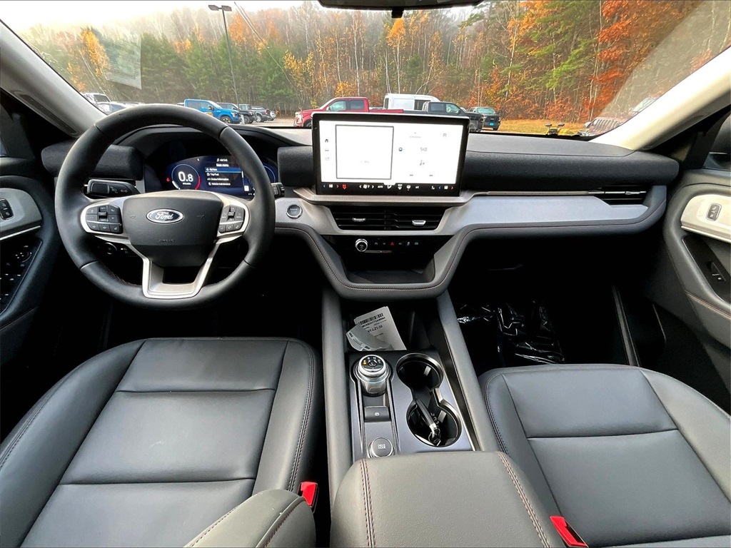 2026 Ford Explorer photo 4