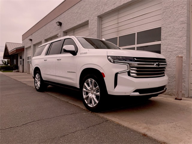2024 Chevrolet Suburban High Country photo 2