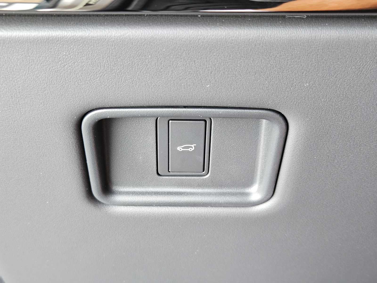 2025 Land Rover Range Rover Sport SE photo 17