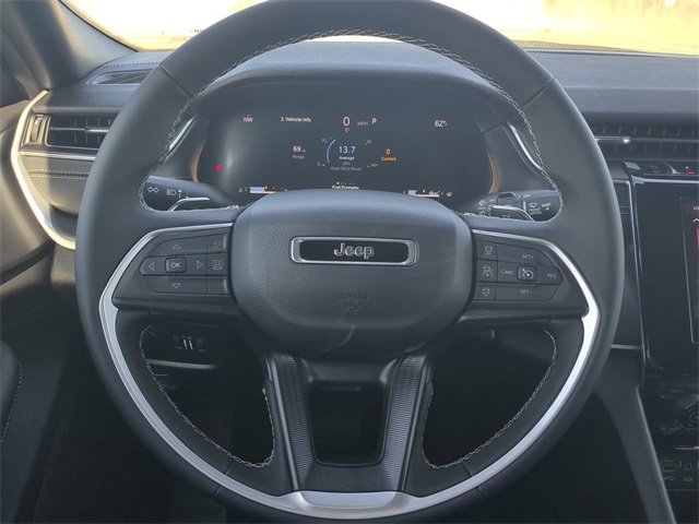 2025 Jeep Grand Cherokee Laredo Altitude photo 29