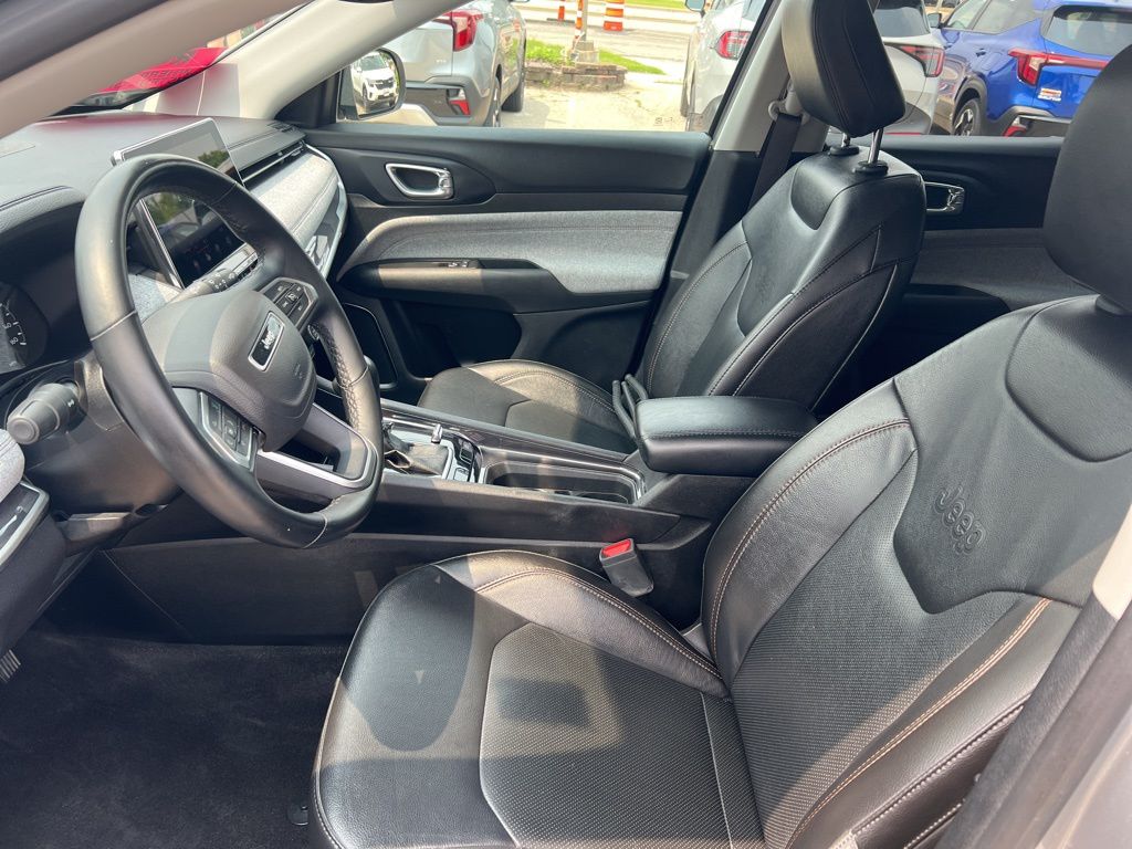 2022 Jeep Compass Latitude Lux photo 4