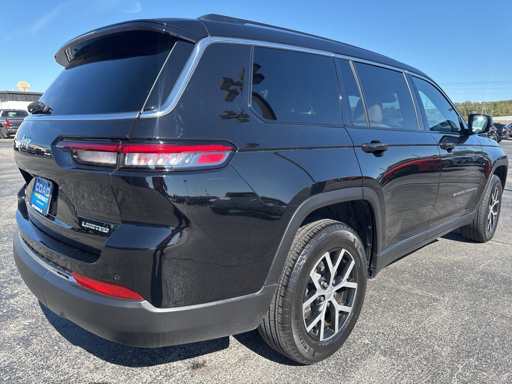 2023 Jeep Grand Cherokee Limited photo 2
