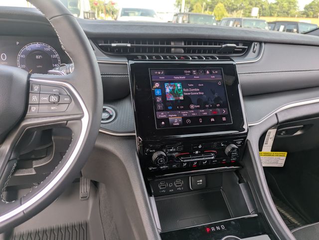 2025 Jeep Grand Cherokee Altitude X photo 19