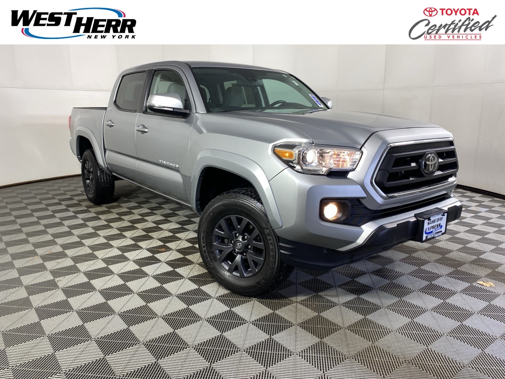 2023 Toyota Tacoma SR5's photo