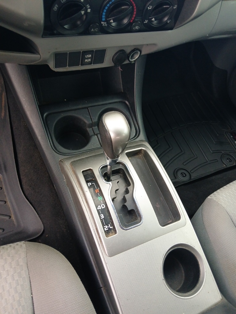 2013 Toyota Tacoma PreRunner V6 SR5 photo 11