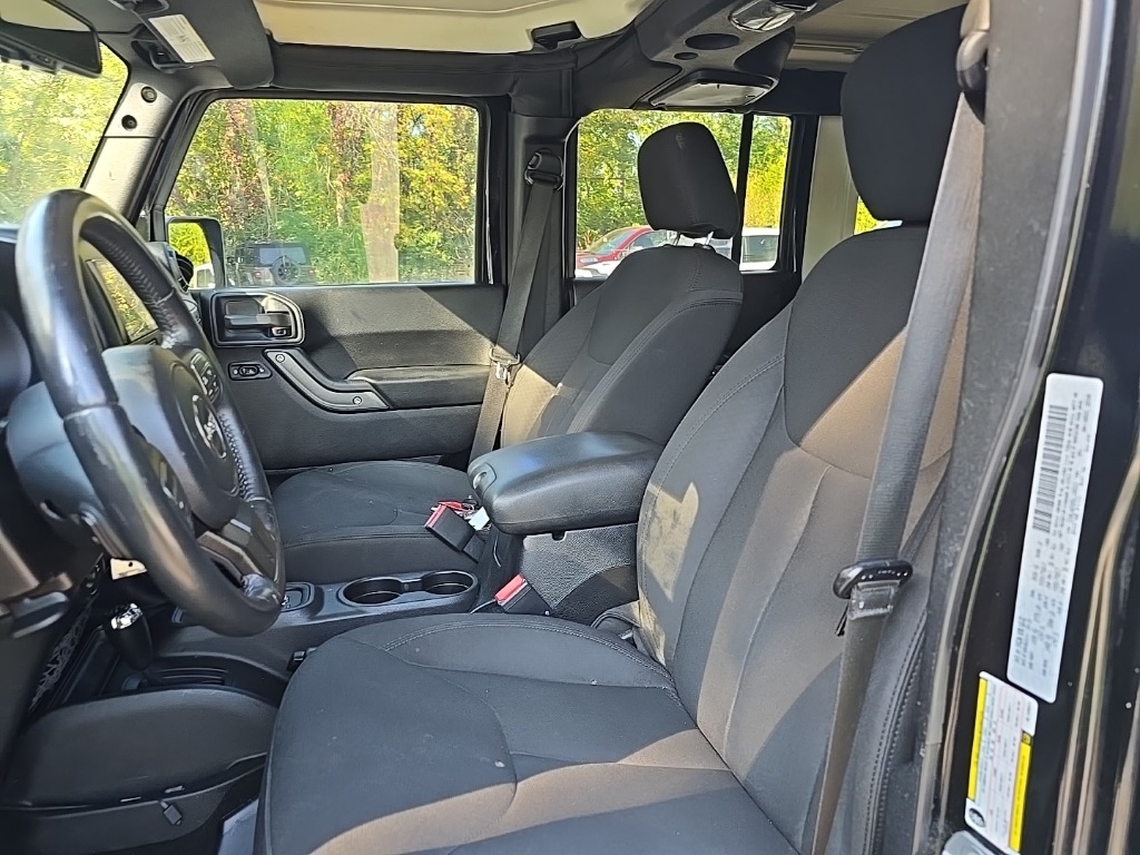 2016 Jeep Wrangler Unlimited Sport photo 14